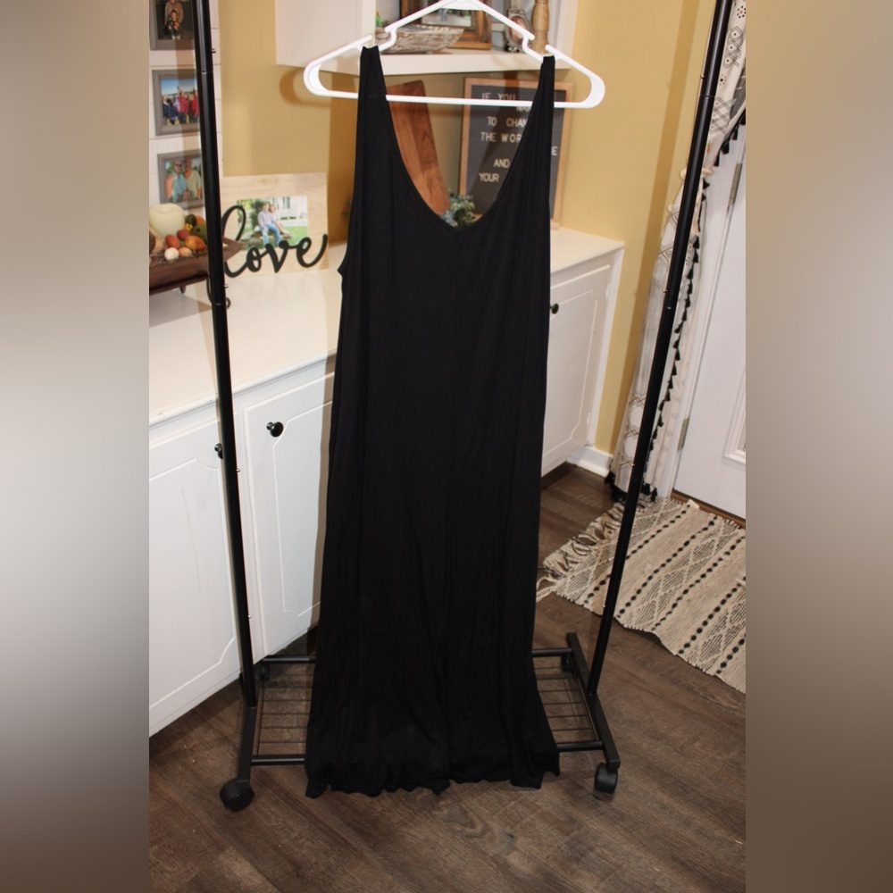 Black Flowy Wide Leg Jumpsuit 🖤